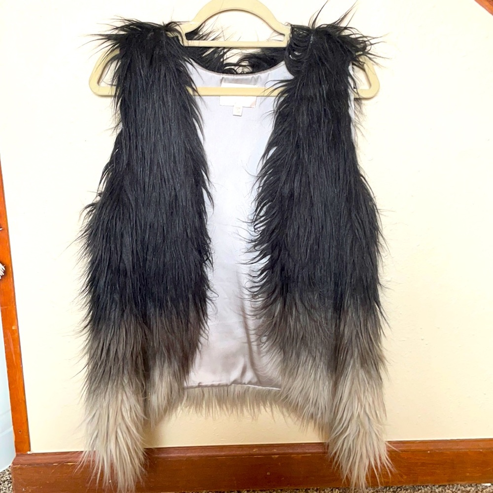 Skies are Blue Women’s Faux Fur Vest Sz 8 (medium)